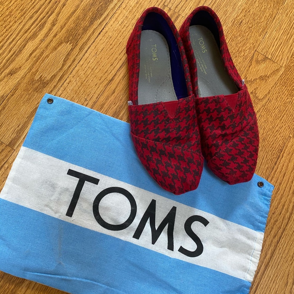 TOMS